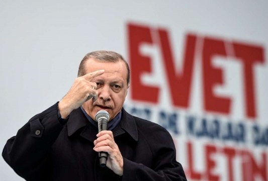 ترکیه در سرازیری استبداد قرار گرفت