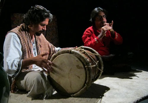 لالایی و شروه می‌توانند ریشه موسیقی بوشهر باشند