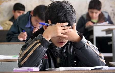پرخاشگری یک دانشآموز از فرزندان بهزیستی پرخاشگری یک دانشآموز از فرزندان بهزیستی