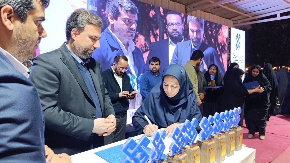 نقش مردم و گروه‌های جهادی در توسعه کشور بی‌بدیل است