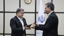 تجلیل مدیرکل آموزش و پرورش استان بوشهر از دکتر شیخان