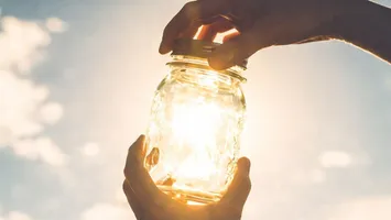 نور خورشید در بطری برای تولید هیدروژن در شب ذخیره می‌شود