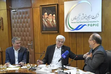 معاون اول رئیس جمهور از هلدینگ خلیج فارس بازدید کرد