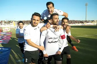 شاهین با عبور از ماشین‌سازی از قعر جدول جدا شد