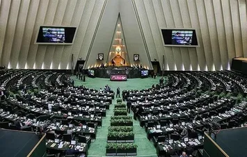 حمایت مجلس از توسعه زنجیره ارزش در صنعت پتروشیمی با هدف کاهش خام فروشی