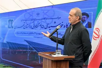 رئیس جمهور بر حمایت از تولیدکنندگان داخلی پنل‌های خورشیدی تأکید کرد
