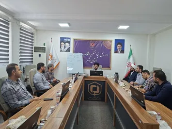 دوره آموزشی آشنایی با منظومه فکری امامین انقلاب در بنیاد مسکن استان بوشهر برگزار شد