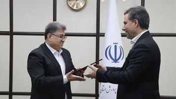 تجلیل مدیرکل آموزش و پرورش استان بوشهر از دکتر شیخان