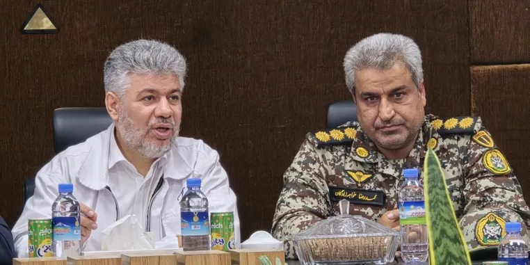 جانشین پدافند هوایی ارتش بندر طاهری از همیاری کارکنان پتروشیمی سبلان در جنگ رمضان قدردانی کرد
