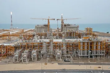بارگیری نخستین محموله صادراتی پروپان از دومین مخزن LPG فازهای ۲۲ تا ۲۴